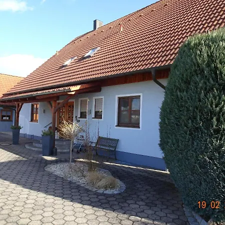 Schwarz